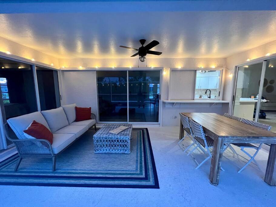 Beautiful Spacious Home! Close To Beaches - Heated Private Pool Энглвуд Экстерьер фото